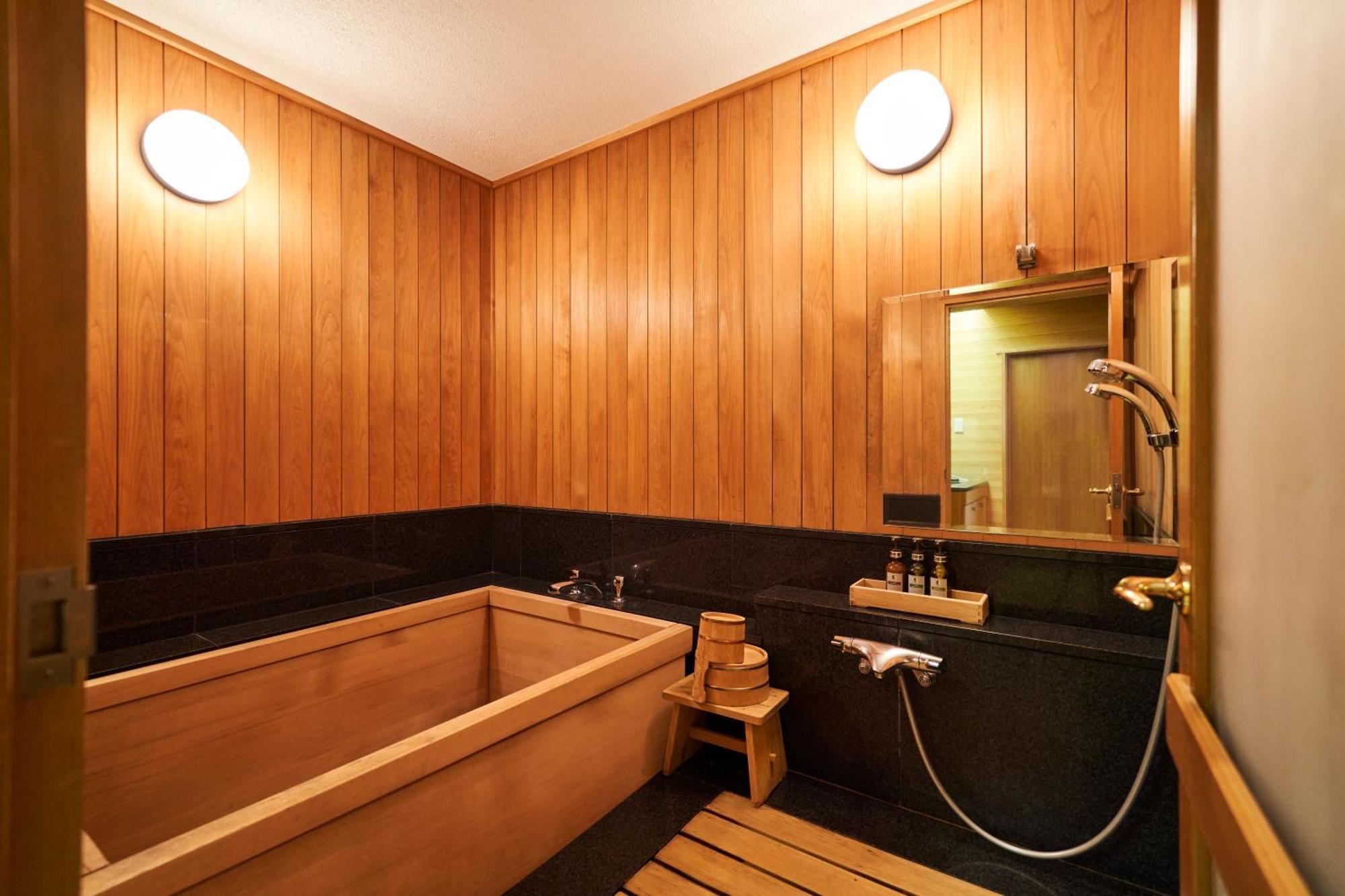 The Global View Nagasaki Otel Dış mekan fotoğraf A traditional Japanese bathroom